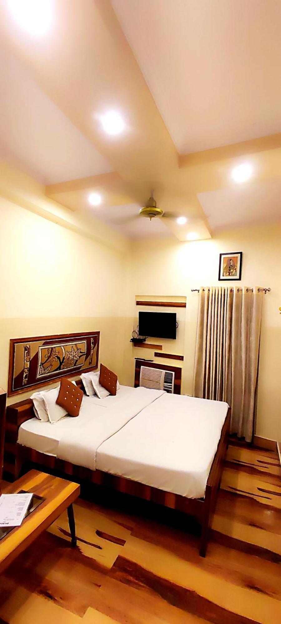 Bhagyashree Guest House 2 Km To Vishwanath Temple, Ganga Ghat Parking Available Varanasi Bilik gambar